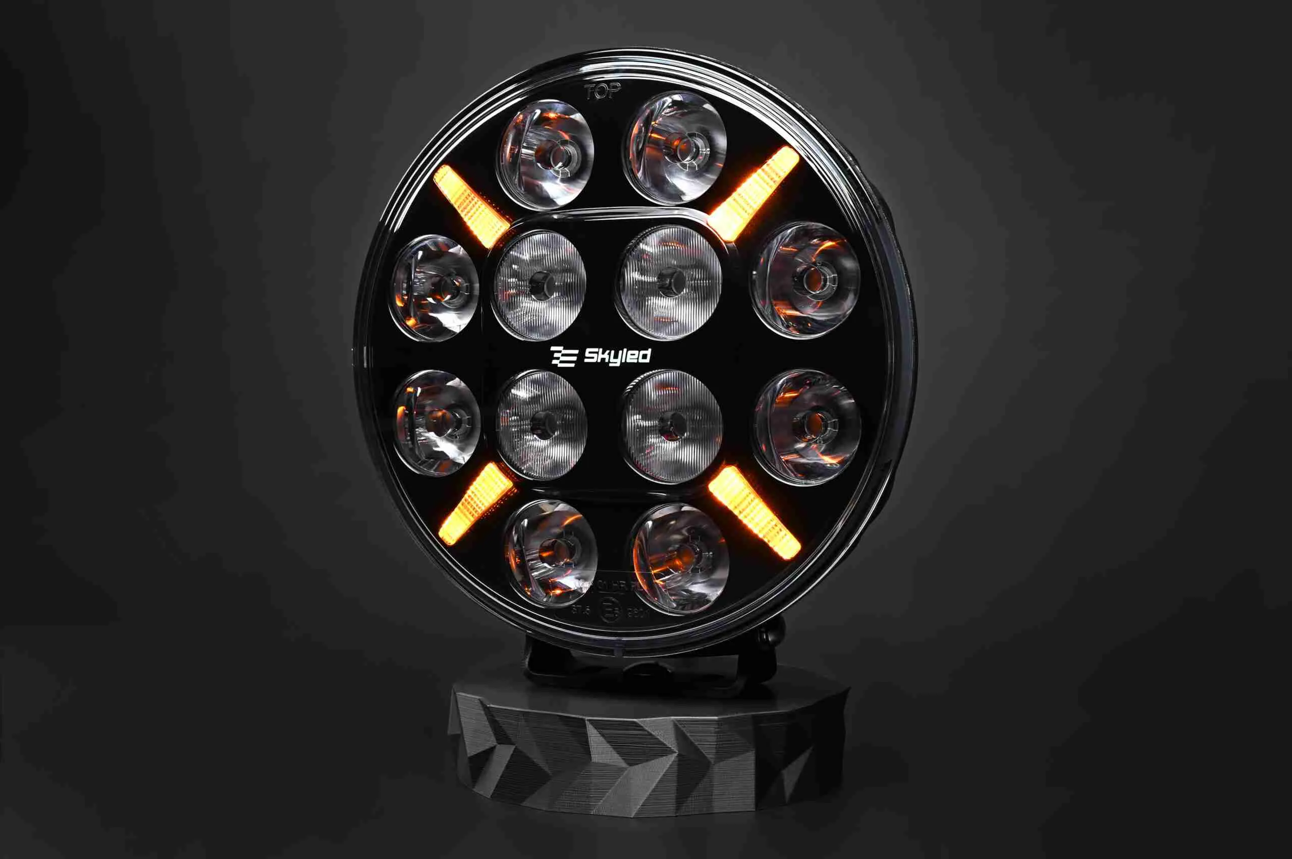 SKYLED Jupiter+9X9” SVJETLA ZA VOŽNJU - cover