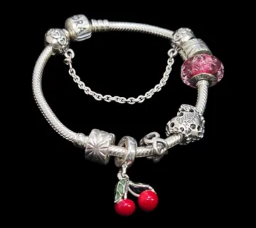 SREBRNA PANDORA NARUKVICA S PRIVJESCIMA / R1, RATE ! - cover