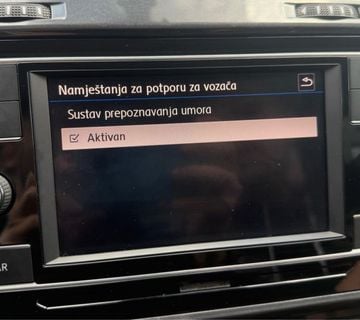 VW Golf 7 1,6 TDI BMT DSG automatik,SERVISNA,KUPLJEN NOVI U HR. - cover
