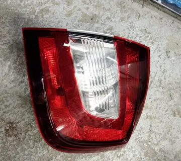 ŠKODA RAPID 2012-ZADNJA DESNA LAMPA - cover