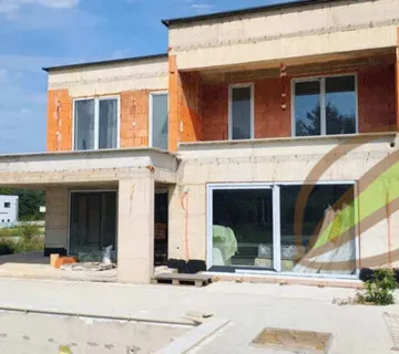 Istra Labin prekrasna vila s bazenom novogradnja - cover