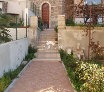 Istra, Pula, vila u centru grada (prodaja) - cover