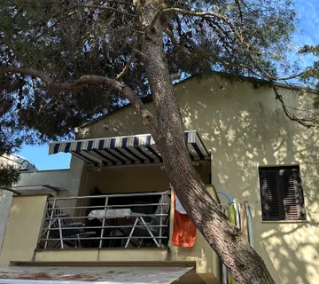 Apartman Pakostane (70m od mora) - cover