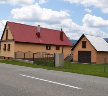 Prodaje se atraktivna kuća u Mrkoplju/Gorski Kotar potpuno adaptirana - Mrkopalj