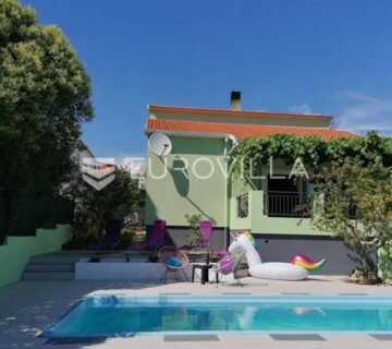Pula, Busoler - samostojeća kuća novije gradnje NKP 148 m2 sa bazenom - mirna lokacija - cover