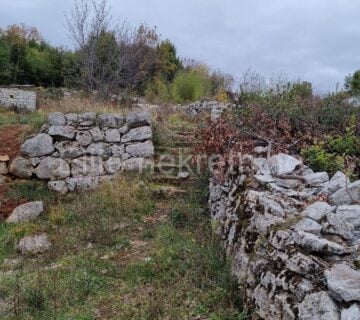 Poljane - građevinsko zemljište, 771m2 - cover