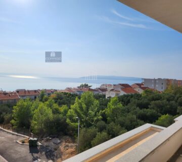 Makarska, trosoban penthouse s terasom i prekrasnim pogledom na more - cover