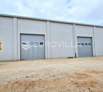 Rovinj, skladište s uredom za zakup, ukupna površina 230 m2 - cover