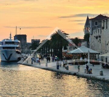 Građevinsko zemljište s pogledom na more!! Trogir - cover