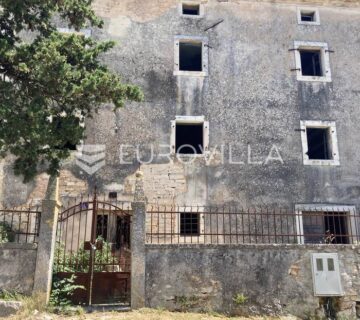 Istra, Puntera, predivna kamena kuća za adaptaciju s pogledom na otok Cres - cover