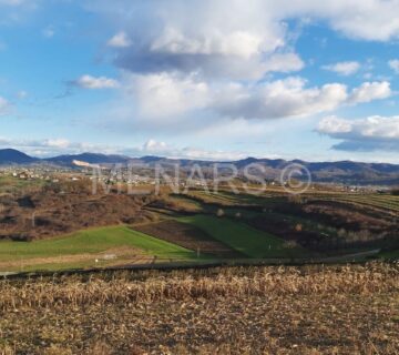 GRAĐEVINSKO ZEMLJIŠTE 1799 m2, KRČ, NOVI MAROF - cover