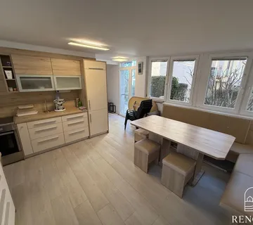 Jednosoban stan u prizemlju, Mareda - cover