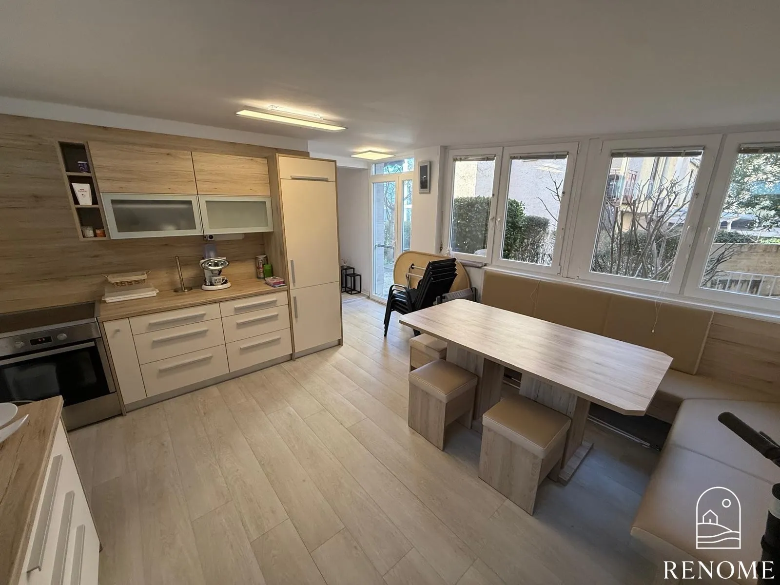 Jednosoban stan u prizemlju, Mareda - cover