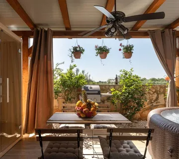 Apartman Lucia - cover