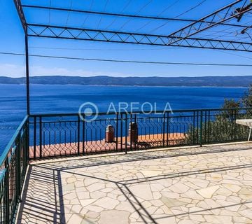 MARUŠIĆI (Omiš) - Kuća s okućnicom i pogledom na more! 160 m2 + 650m2 - cover