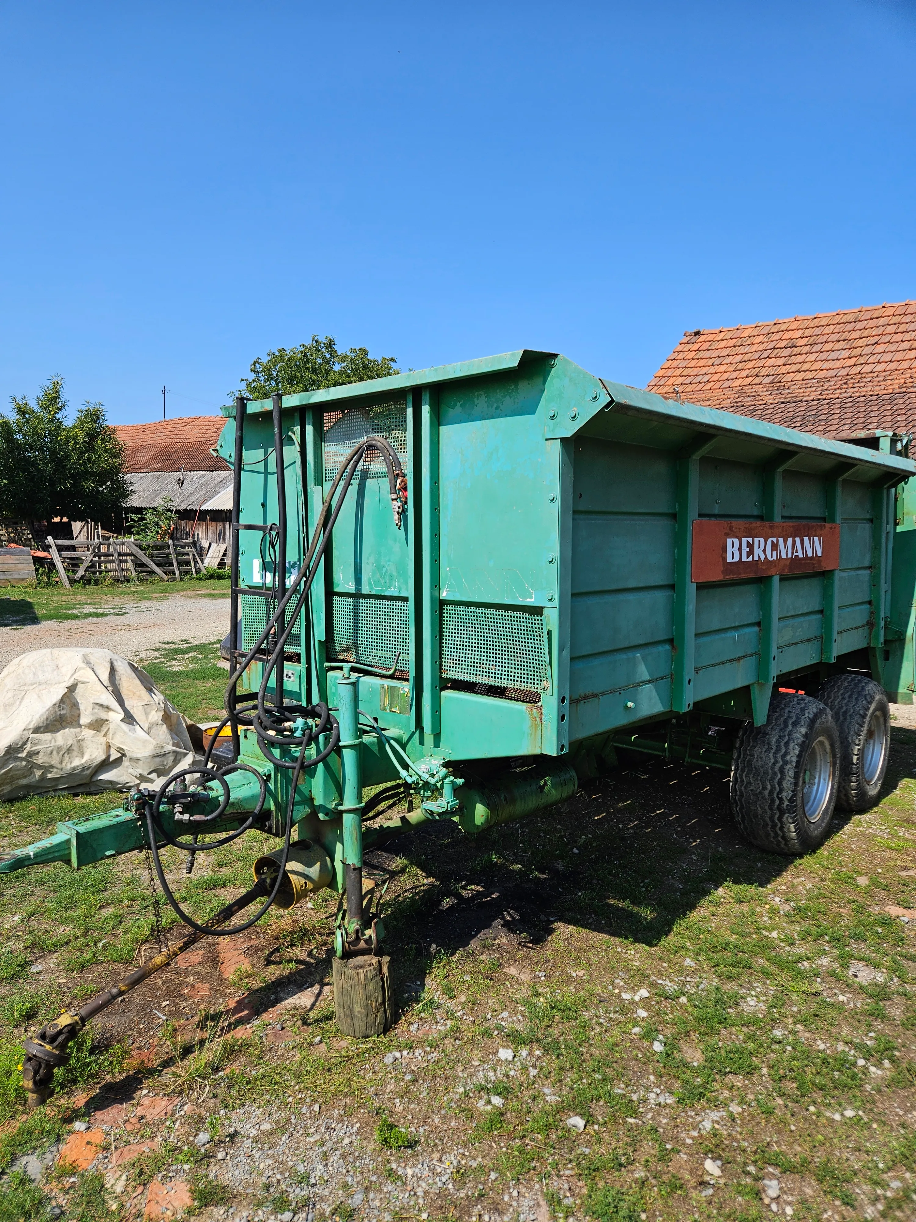 Prikolica za gnoj Bergmann - cover