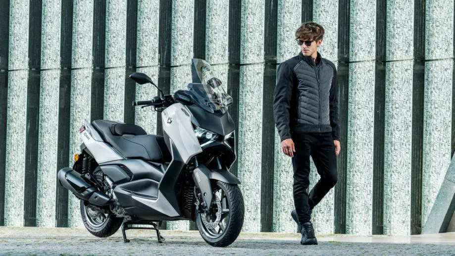 Yamaha XMAX 300 Tech Max + , NOVI MODEL, dostupno odmah!!! - cover