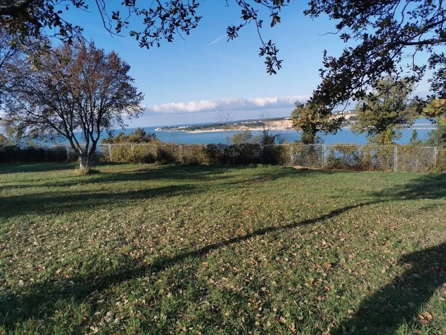 POREČ 10 km - ZEMLJIŠTE TURISTIČKE NAMJENE ZA GRADNJU VILA NA PRODAJU - cover