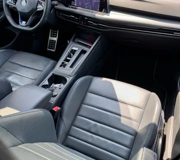 VW Golf 8R Perfromance, Akrapovic, Panorama - cover