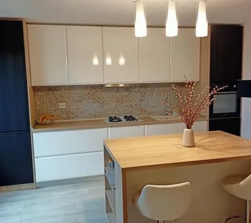 Kuhinja sa otokom visoki sjaj - cover