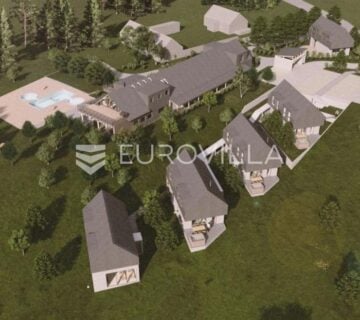 Plitvice, građevinsko zemljište 31.000 m2 s postojećim objektom - cover