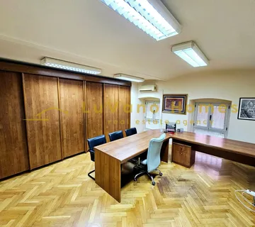 Rijeka, Centar – Poslovni prostor 80 m², 3 kancelarije, strogi centar - cover