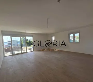 Komforan 3-soban stan 95m2, u blizini plaže, Seget Donji - cover