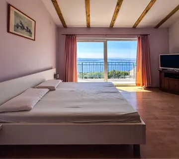 CRIKVENICA – Kuća 400 m² s pogledom, idealna za investitore (prodaja) - cover