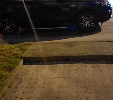 Prodajem Land Rover discovery sport - cover