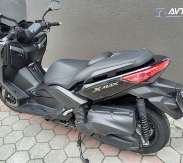 Yamaha X MAX400 - cover