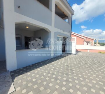 Vir, dvosoban apartman s garažom-185 metara od mora - cover