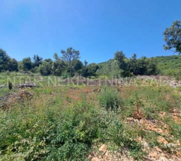 Ždrelac, građevinsko zemljište u centru mjesta, samo 280 m od plaže - cover