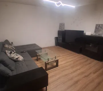 Prodajem 2 kuće na parceli od 2300m2 - Donja Pušća, Pušća