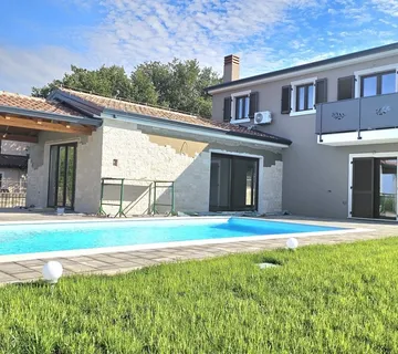Vila sa bazenom u okolici Poreča, pogled more - cover