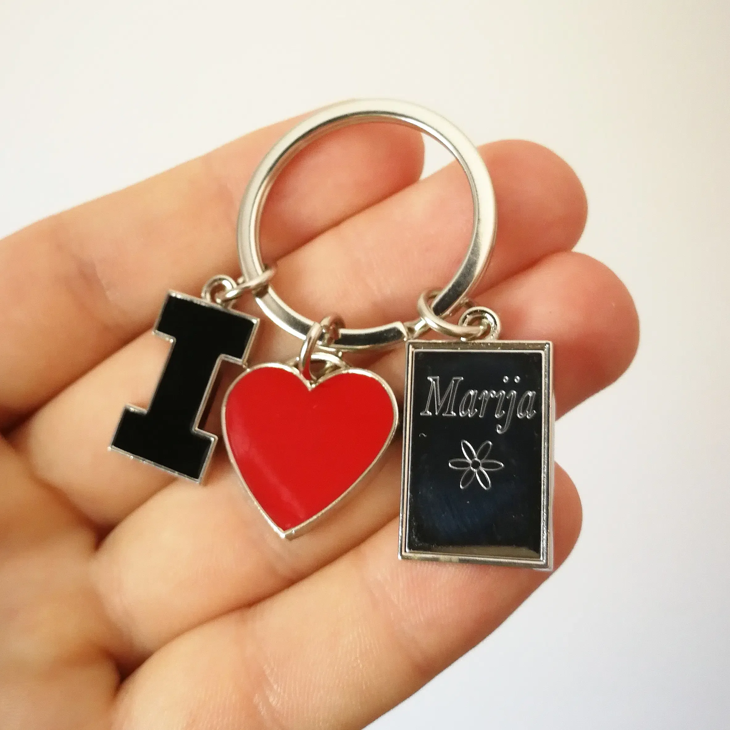 Privjesak “LOVE” - cover