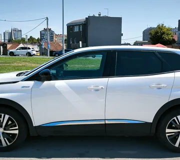 Peugeot 3008 1,6 Plug-In Hybrid 225, EKSTRA STANJE - cover