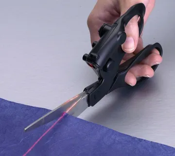 Laserski navođene škare - cover