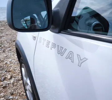 Dacia Sandero Stepway 1.5 dCi, 2016.god,175000 km, registriran - cover