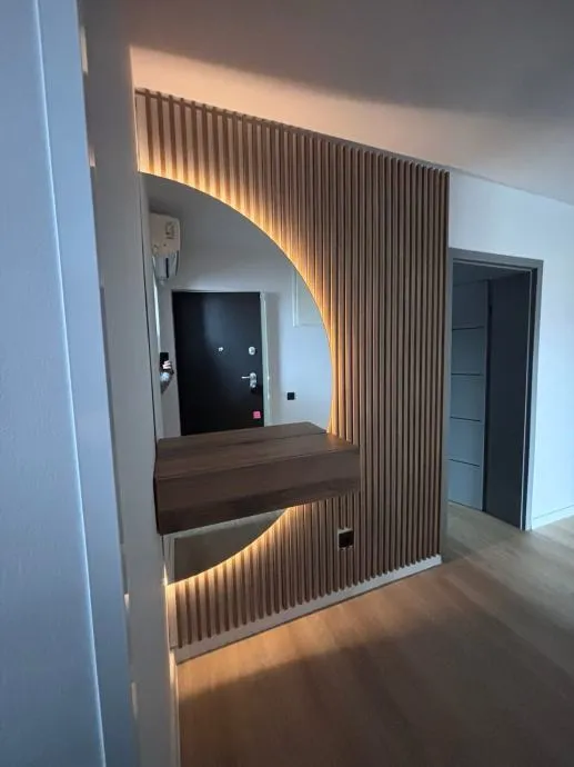 Zidni panem sa ogledalom za hodnik ili sobu - cover