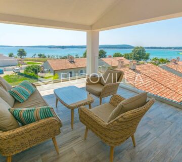 Medulin, kuća 100 m od mora, NKP 186,30 m2 - cover