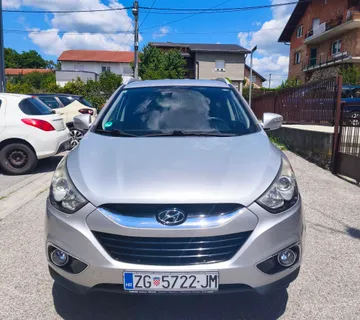 Hyundai ix35, 1.7 CRDI, REG 02/2026 - cover