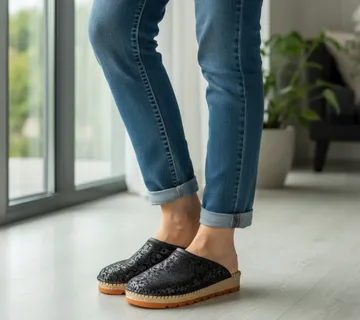 Medicinske klompe/papuče, crna, srebrni vez - cover