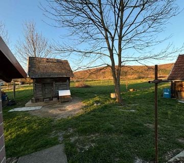 Kuća + 10.000 m2 zemljišta - cover