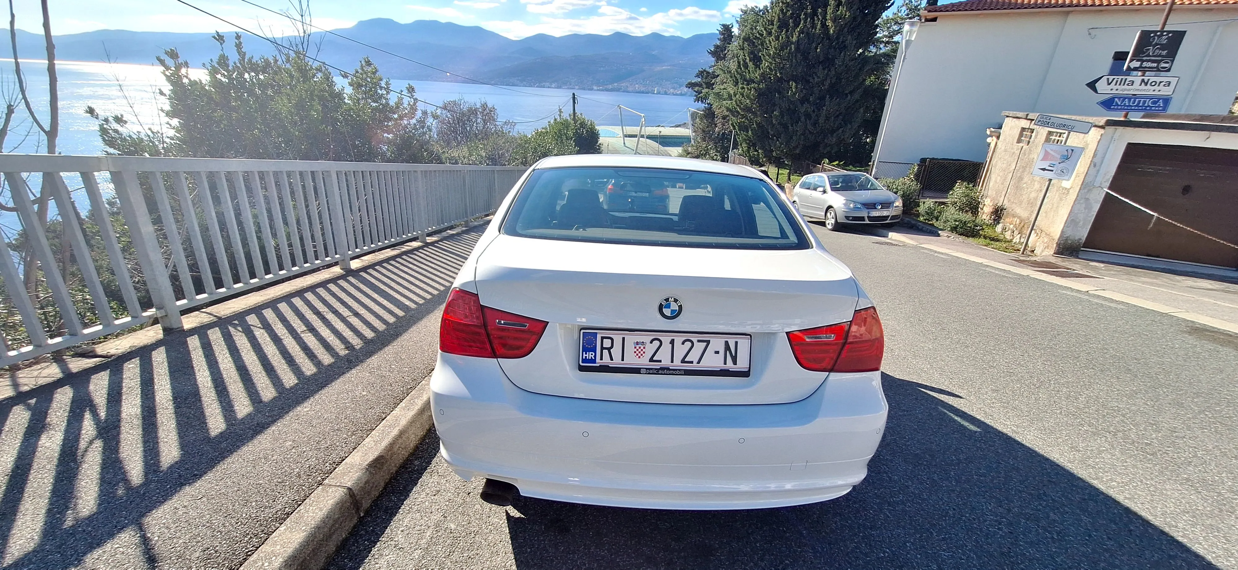 Bmw 318d (e 90 facelift) 2011god.197506km. Top stanje - cover