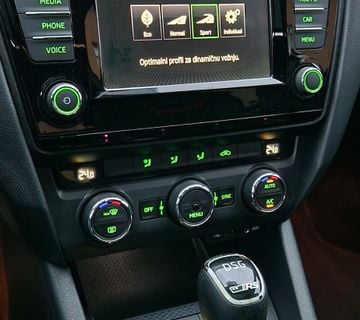 Škoda Octavia Combi 2,0 TDI RS DSG Panorama - cover