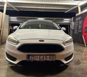Ford FOCUS 1,0 - cover