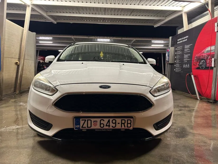 Ford FOCUS 1,0 - cover