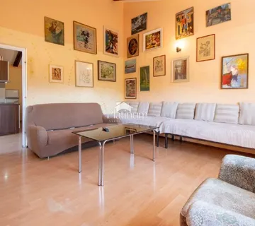 Istra, Pula, stan na Valkanama,130m2 + 100m2 zelene okućnice sa jednim - cover