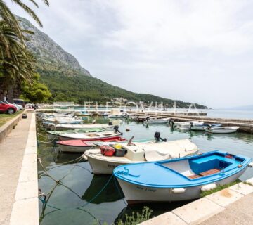 Zaostrog, apartmanska kuća prvi red do mora - cover