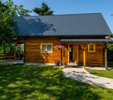 Kuća Jela *** Karlovac - cover